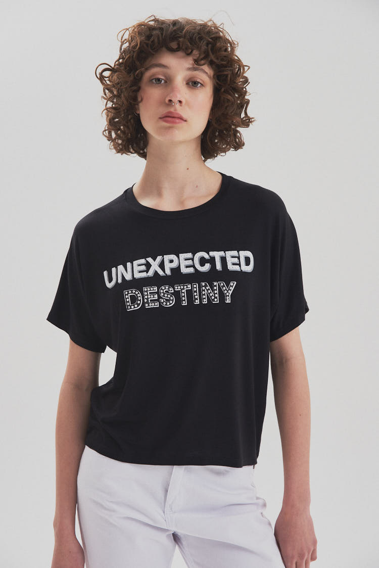 REMERA UNEXPECTED DESTINY