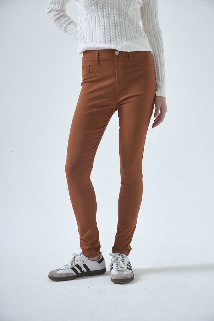 sweet_pantalon-essence-high-rise-two_54-28-2023__picture-42120