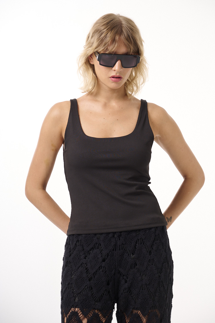 musculosa escote cuadrado