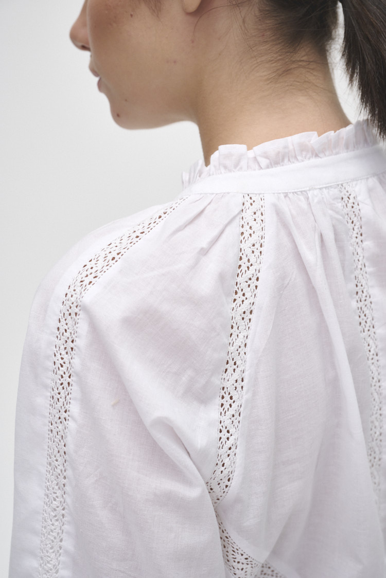 Camisa escotada