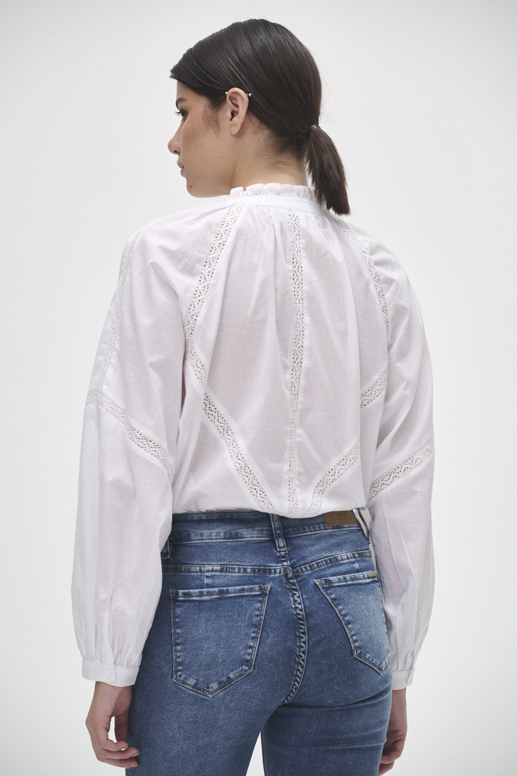 Camisa escotada