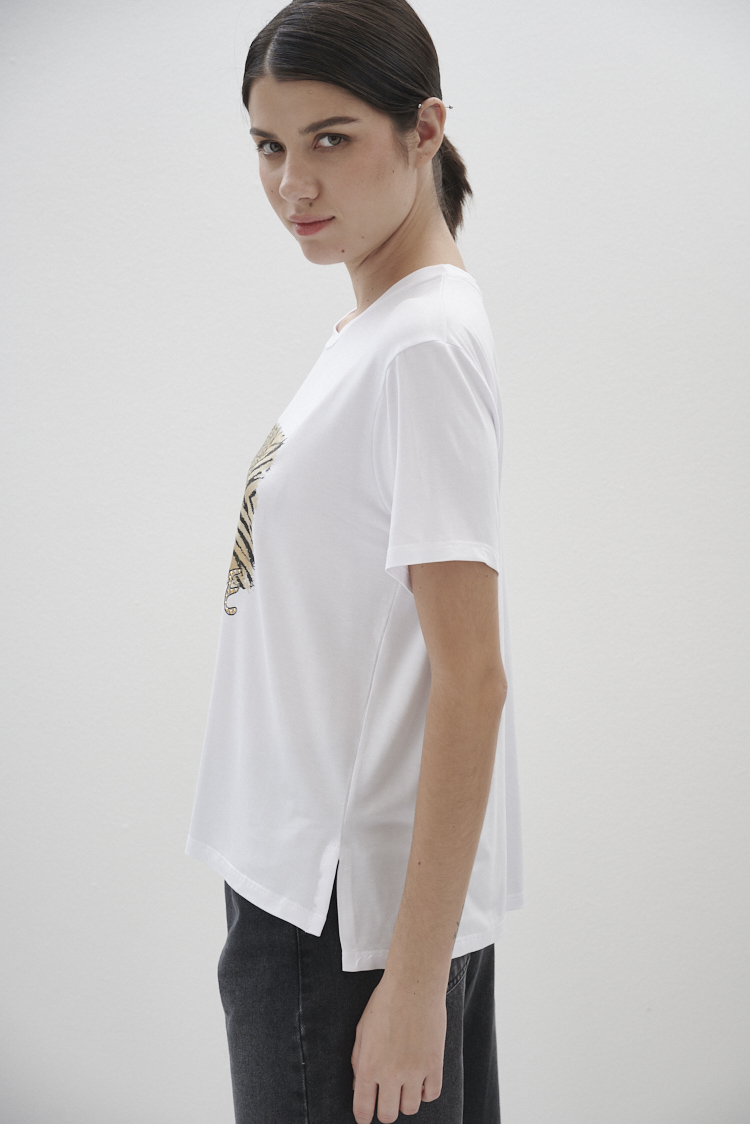 Remera estampado animal print