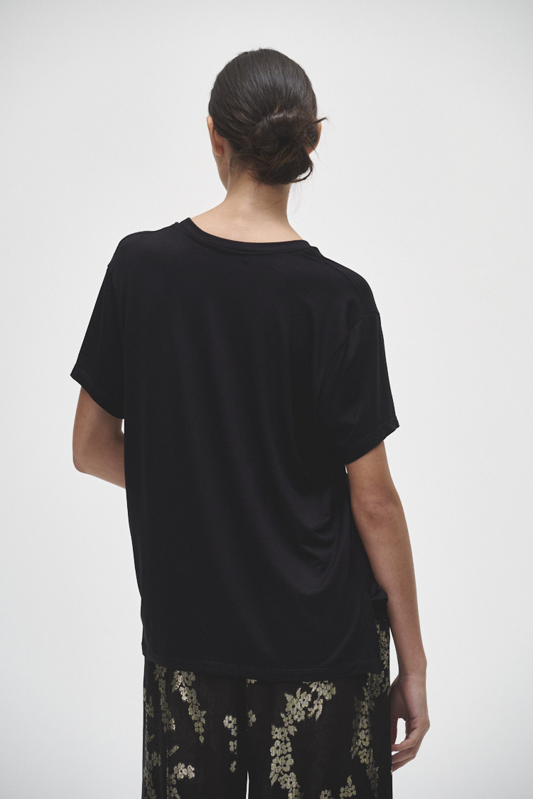 Remera estampado animal print