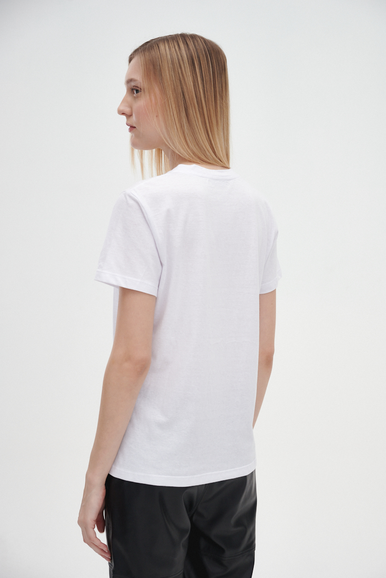 REMERA ESTAMPADA BRILLOS