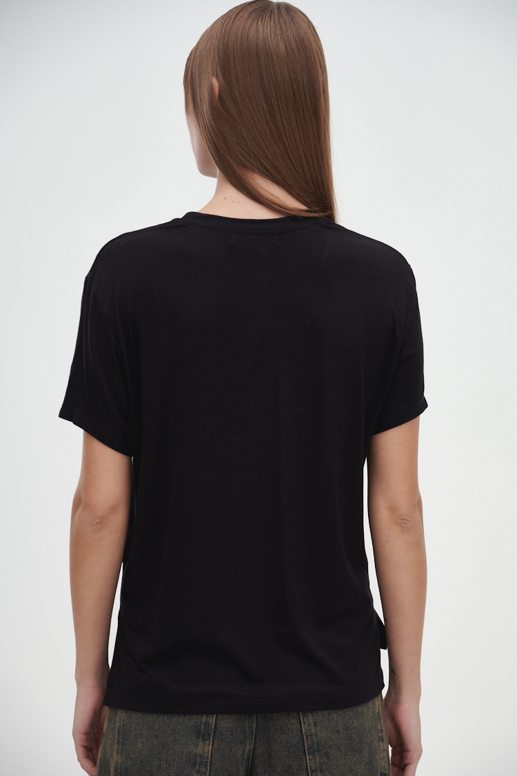 REMERA PRINT CON BRILLOS