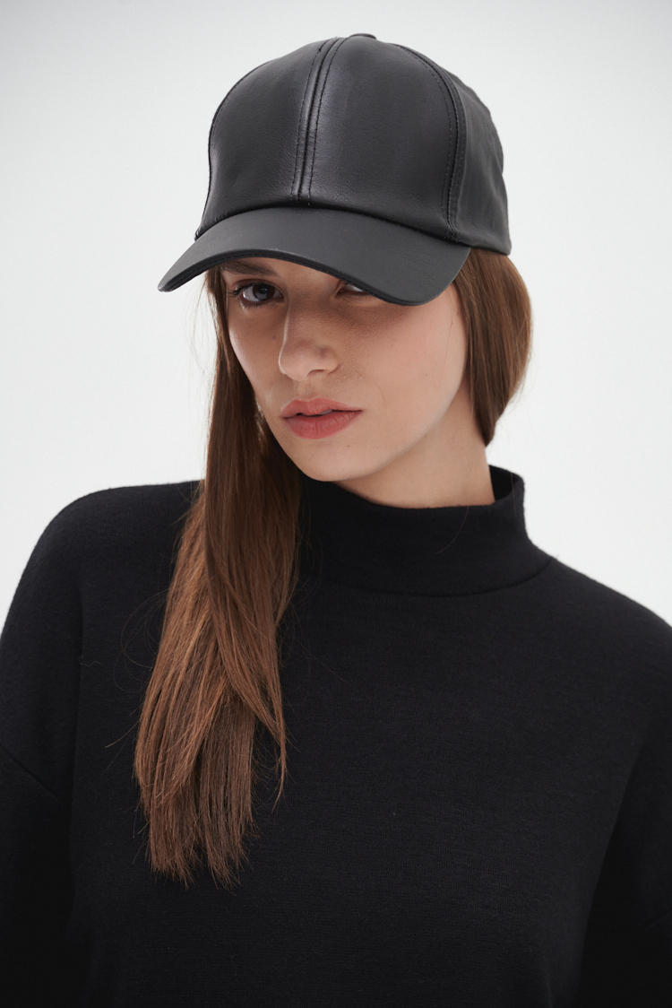 GORRA DE ECOCUERO