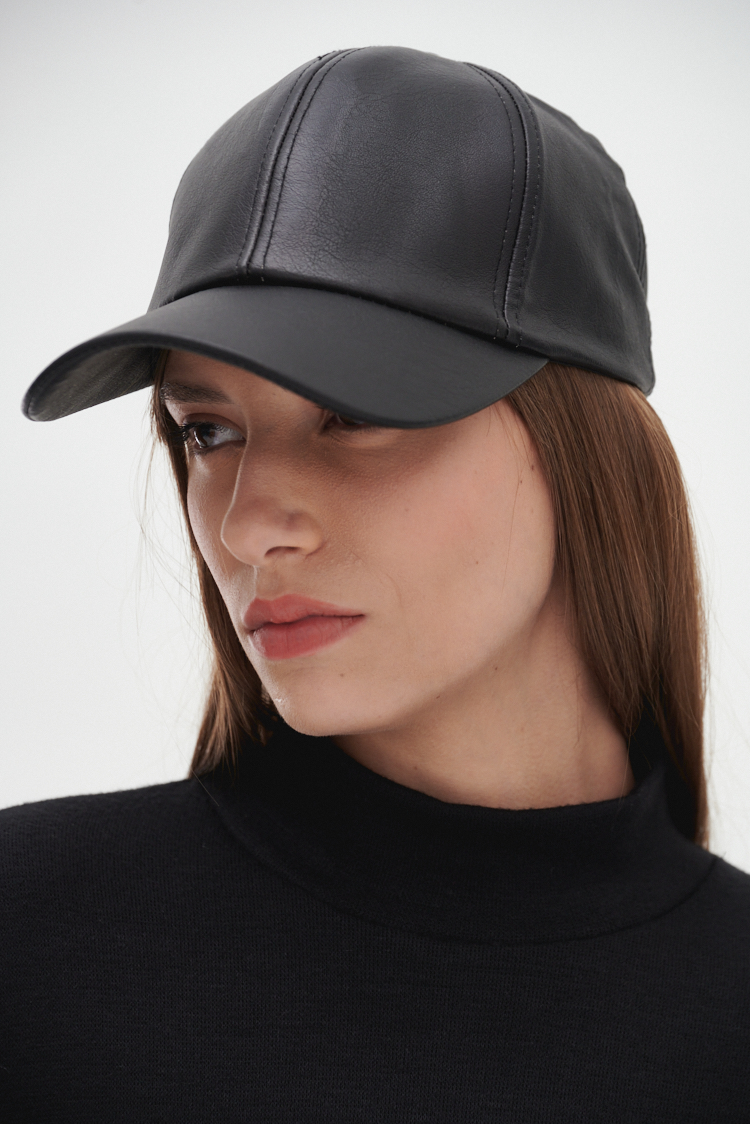 GORRA DE ECOCUERO