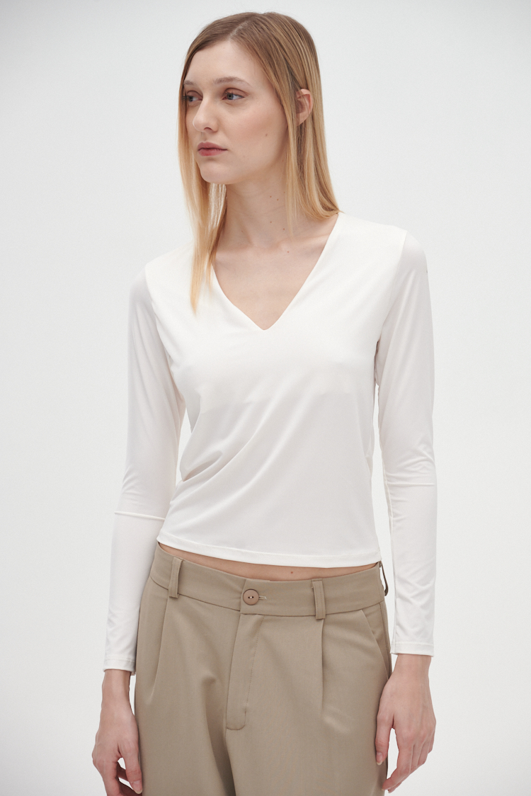 remera manga larga escote V