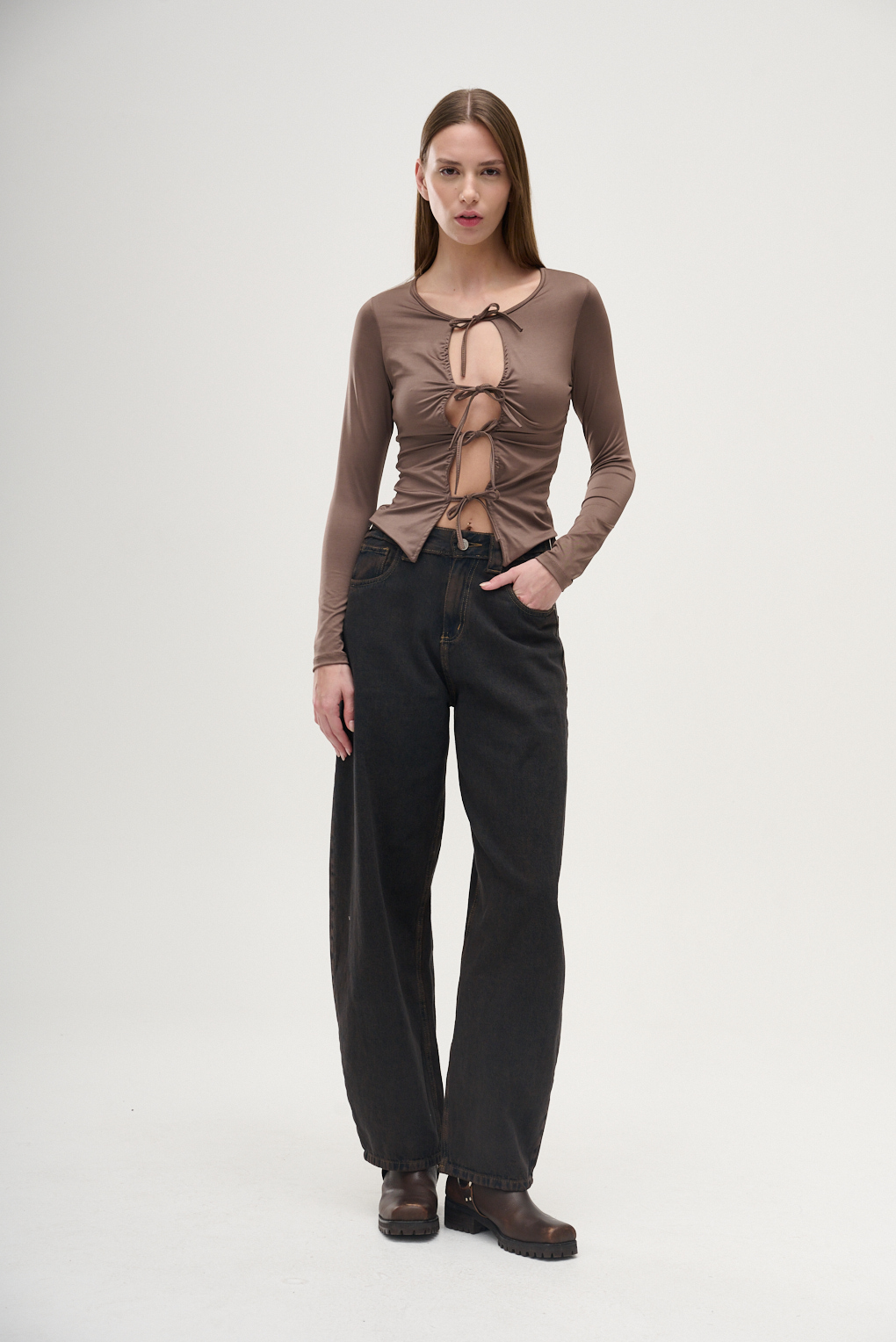 Remera escote con lazos