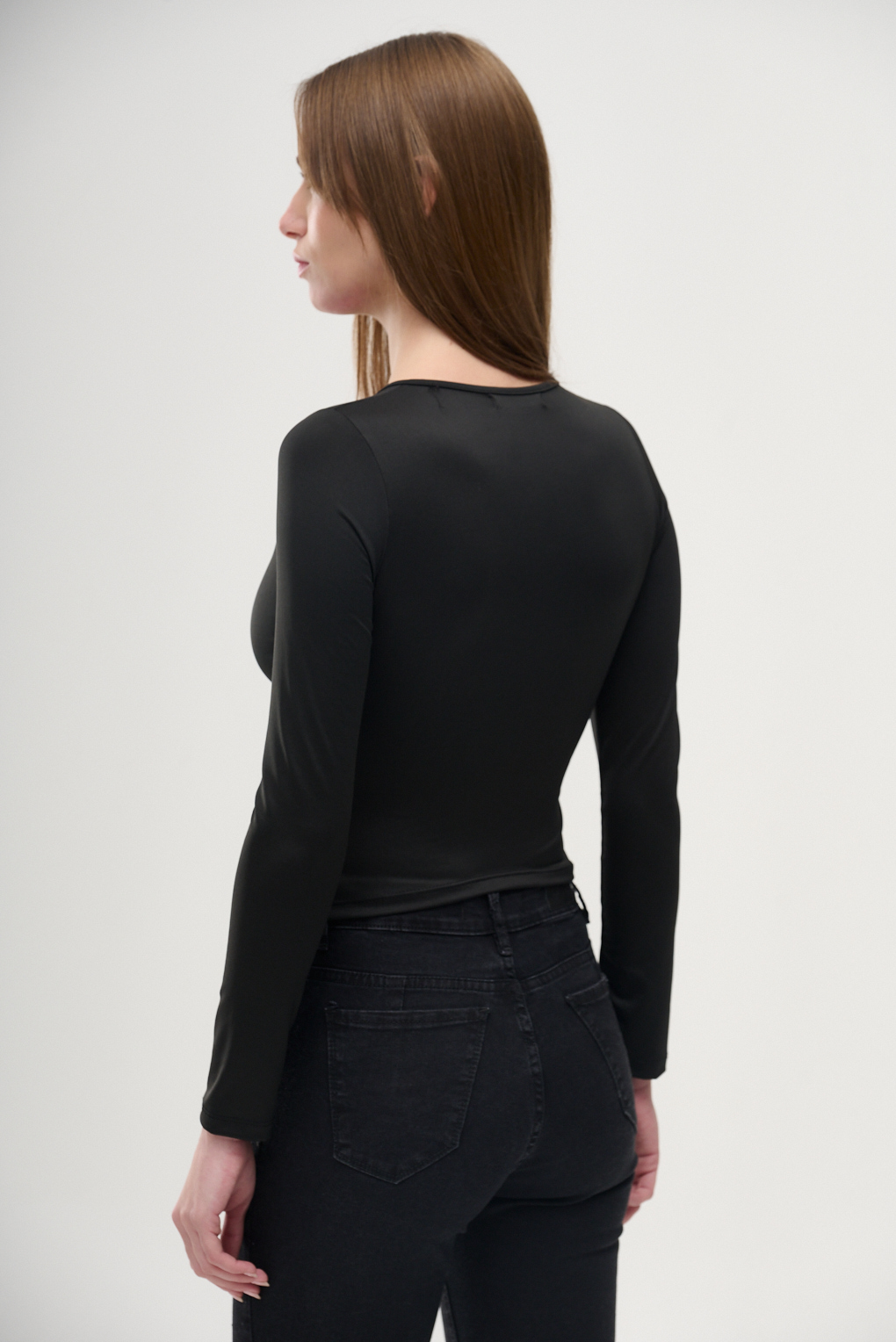 Remera escote con lazos