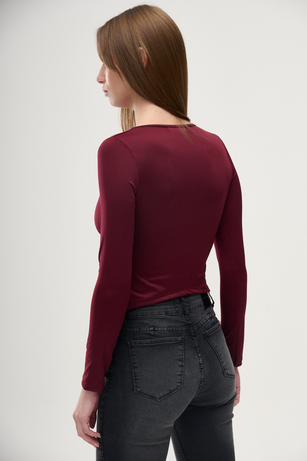 Remera escote con lazos