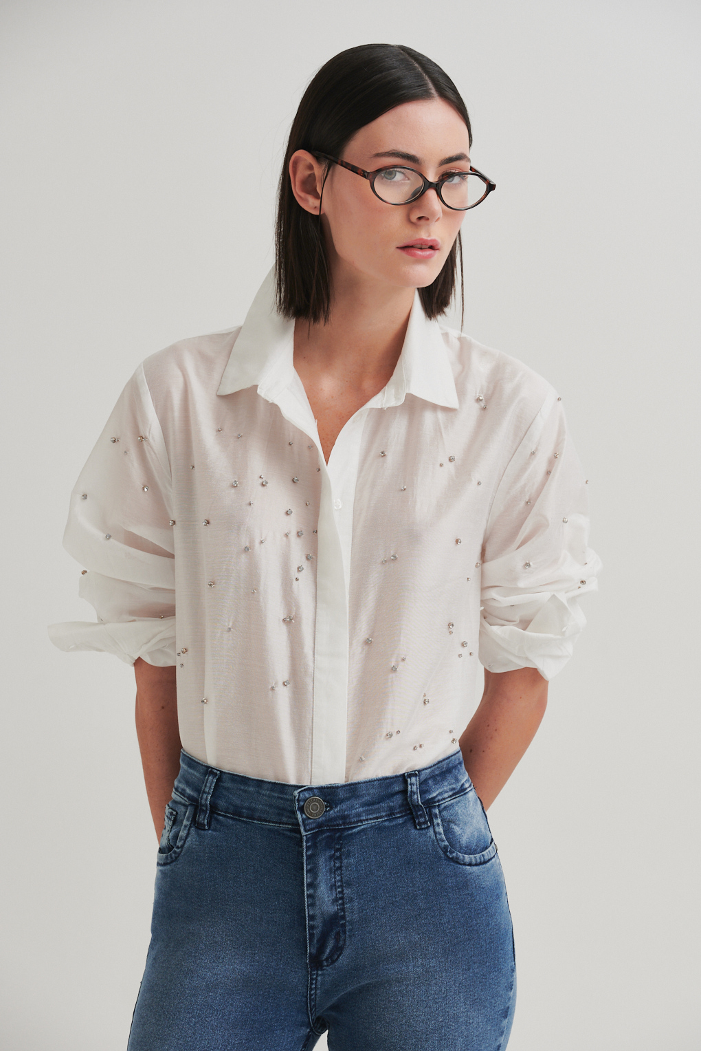 camisa con mostacillas