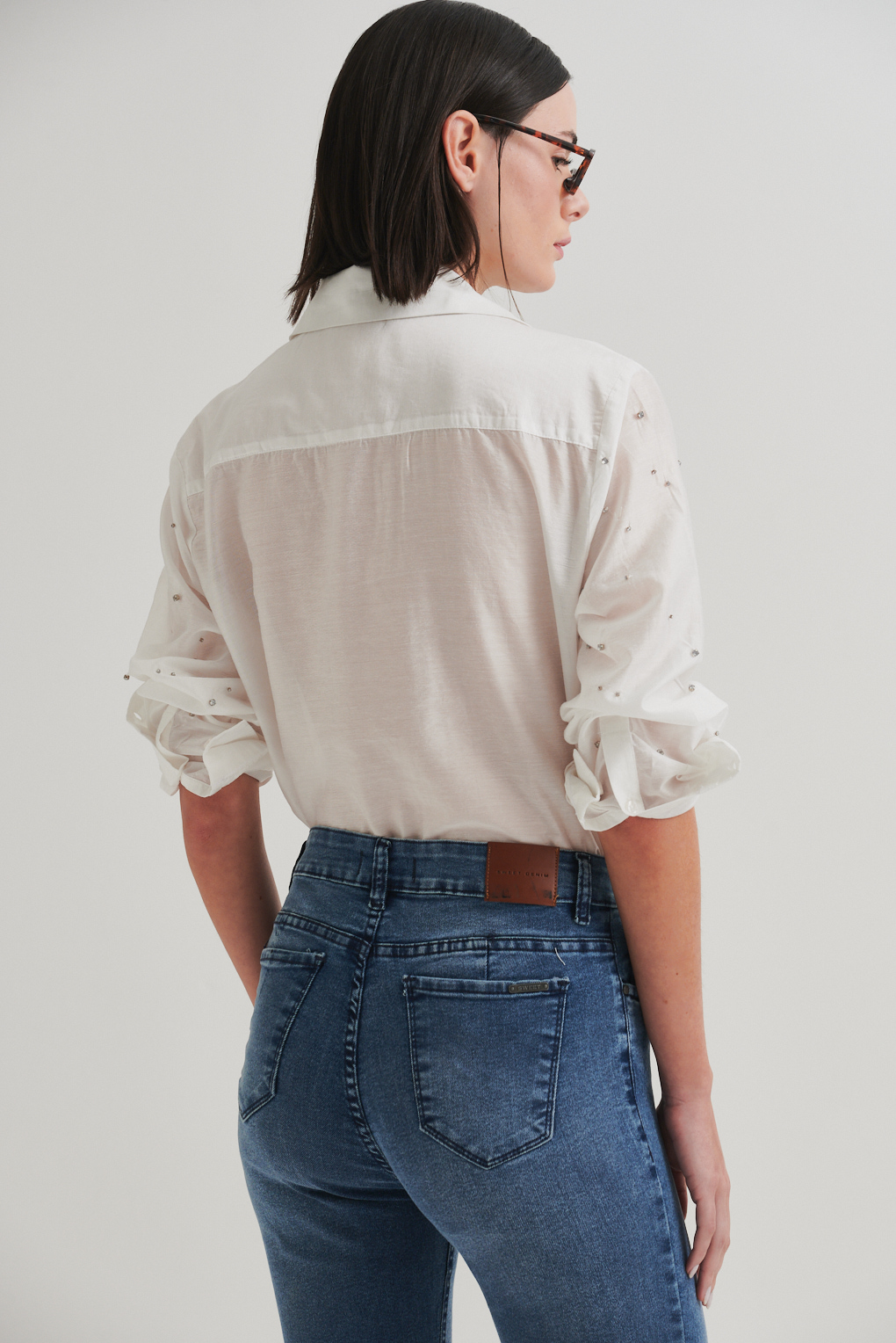 camisa con mostacillas