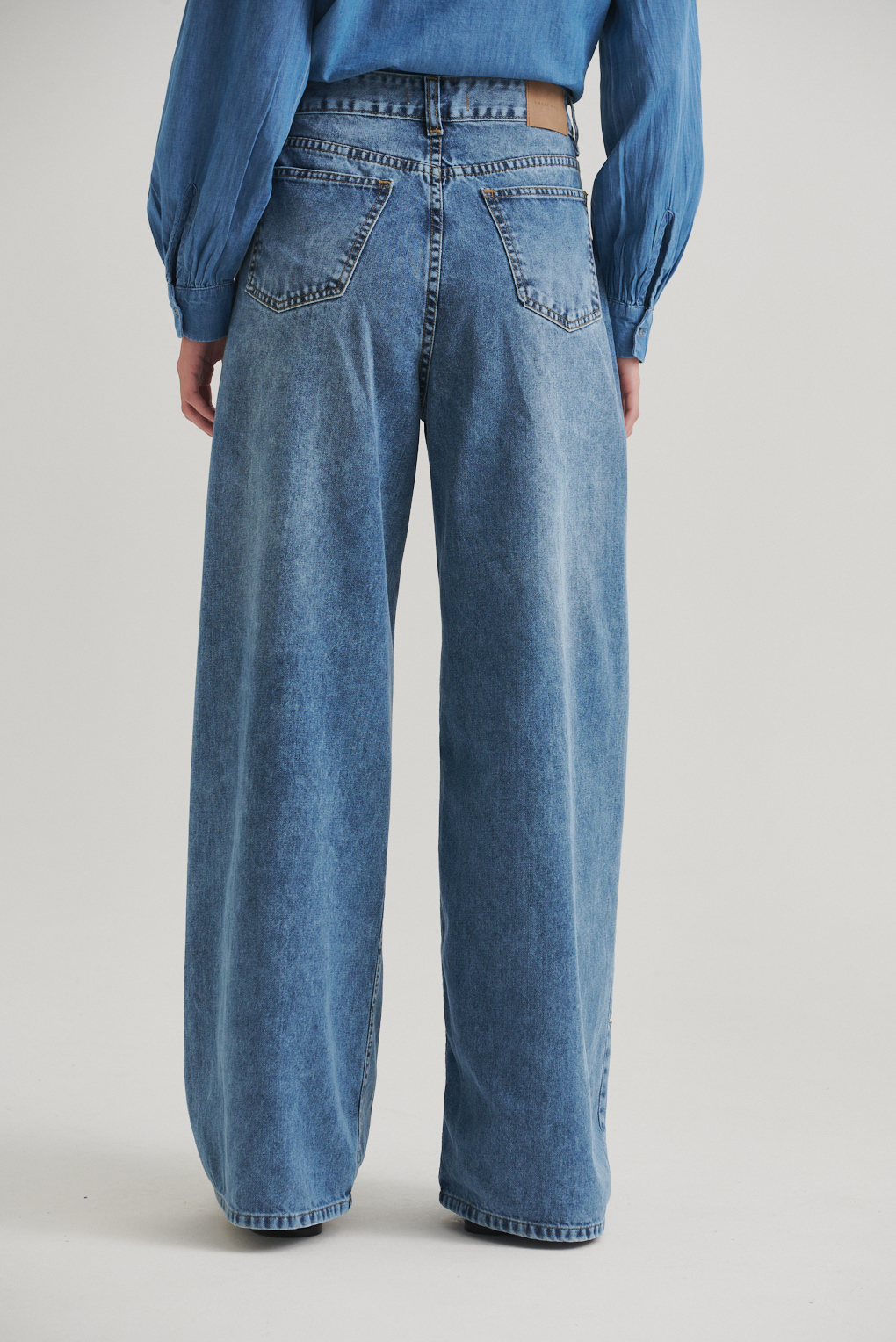 jean wide leg calado