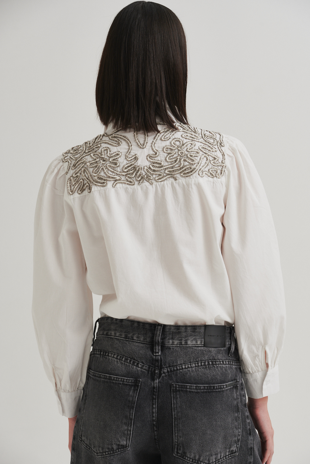 camisa bordada con strass