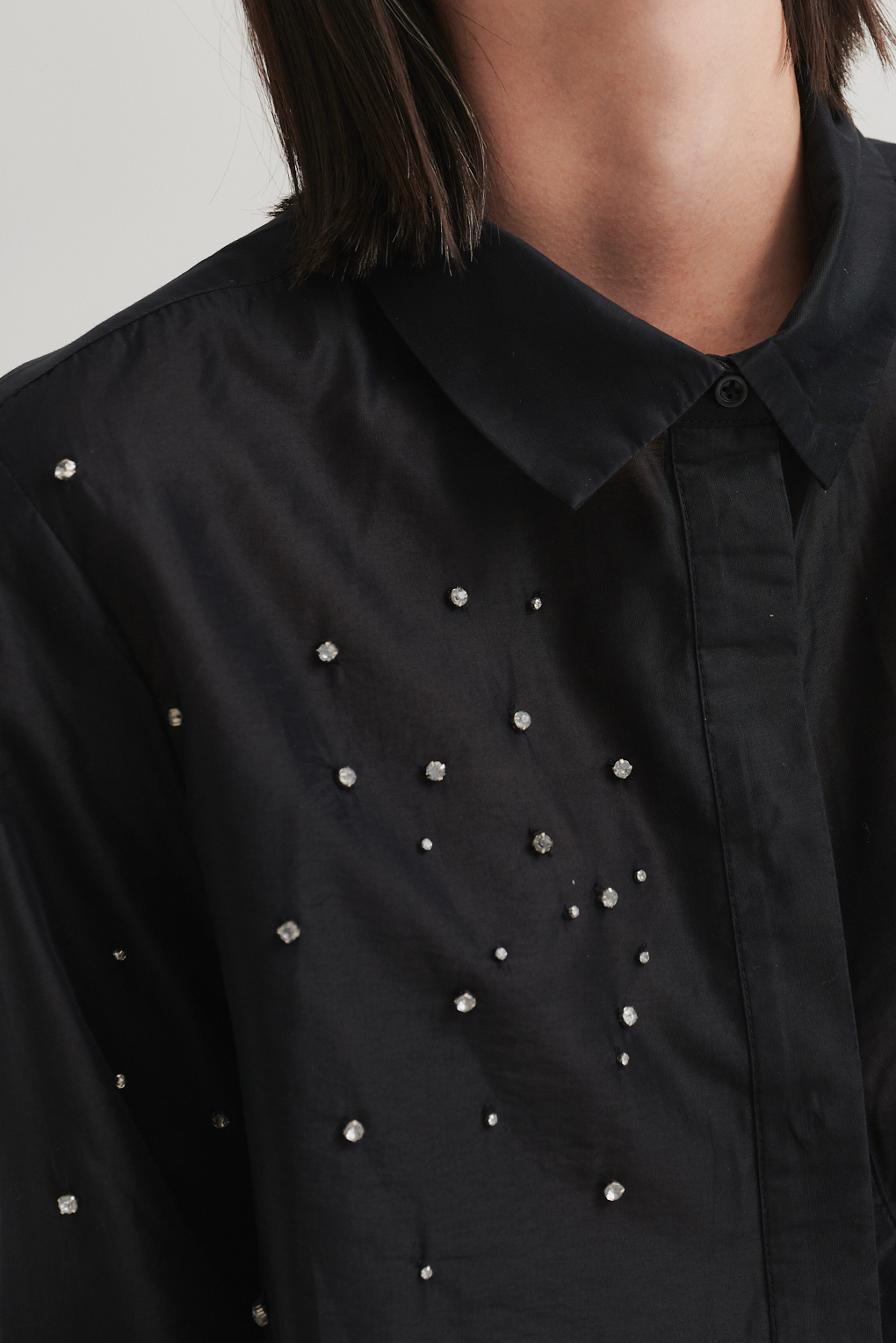 camisa con mostacillas