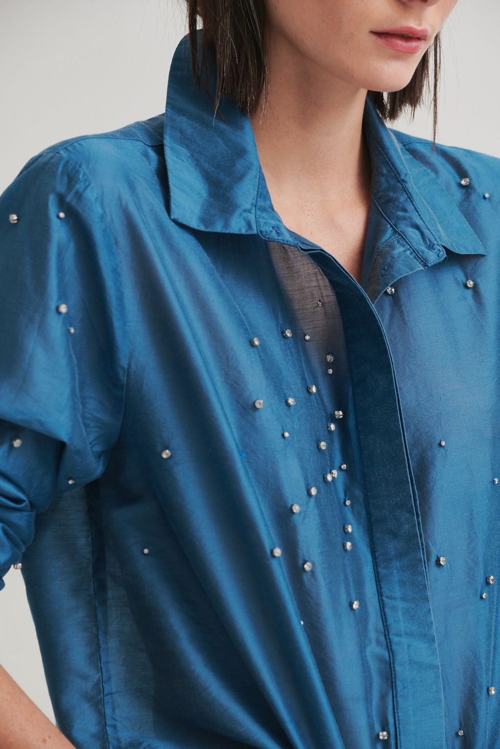 camisa con mostacillas
