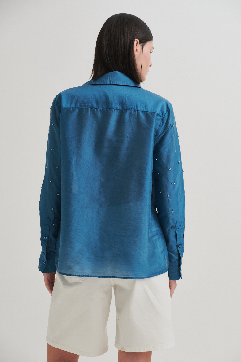camisa con mostacillas