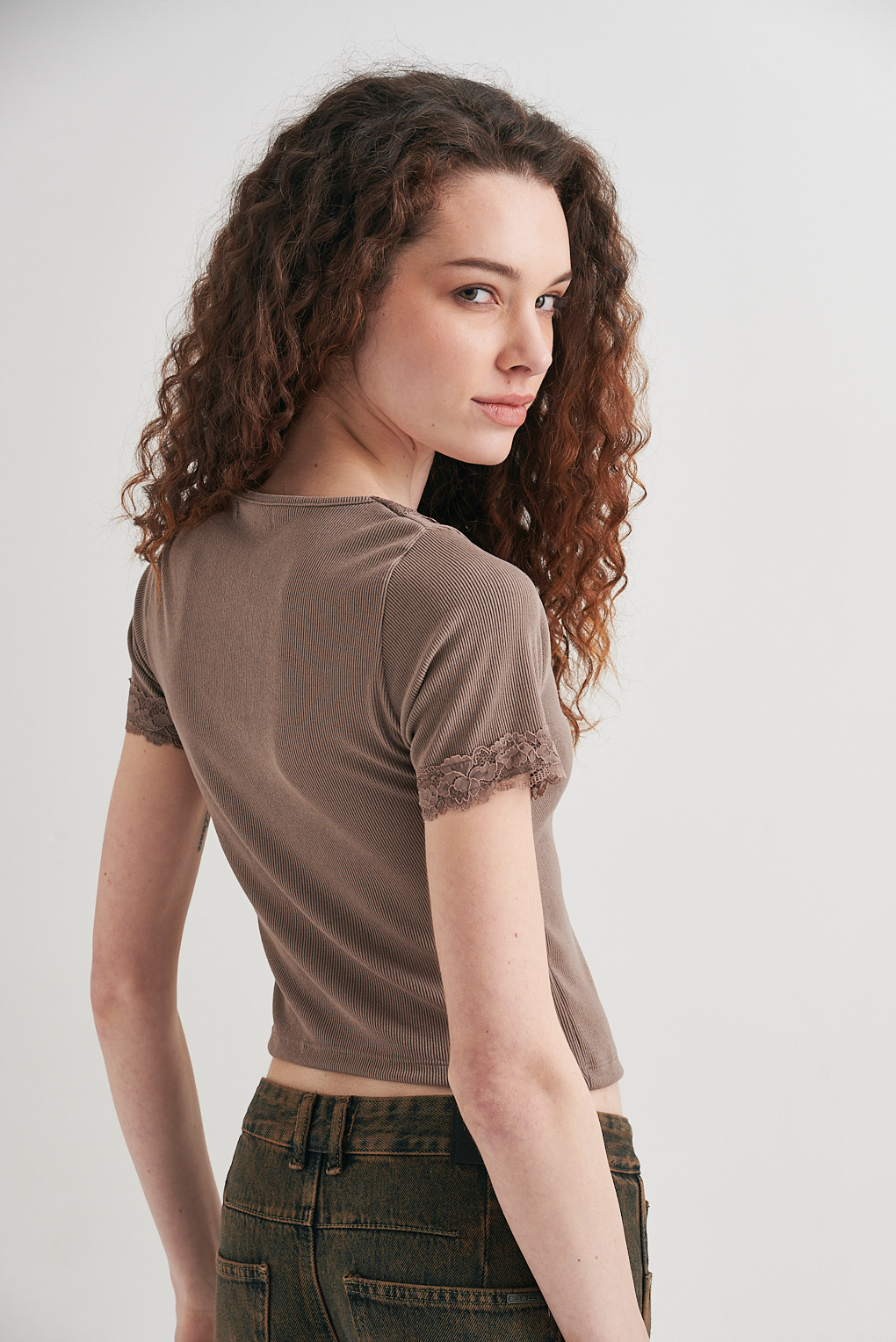 remera con encaje