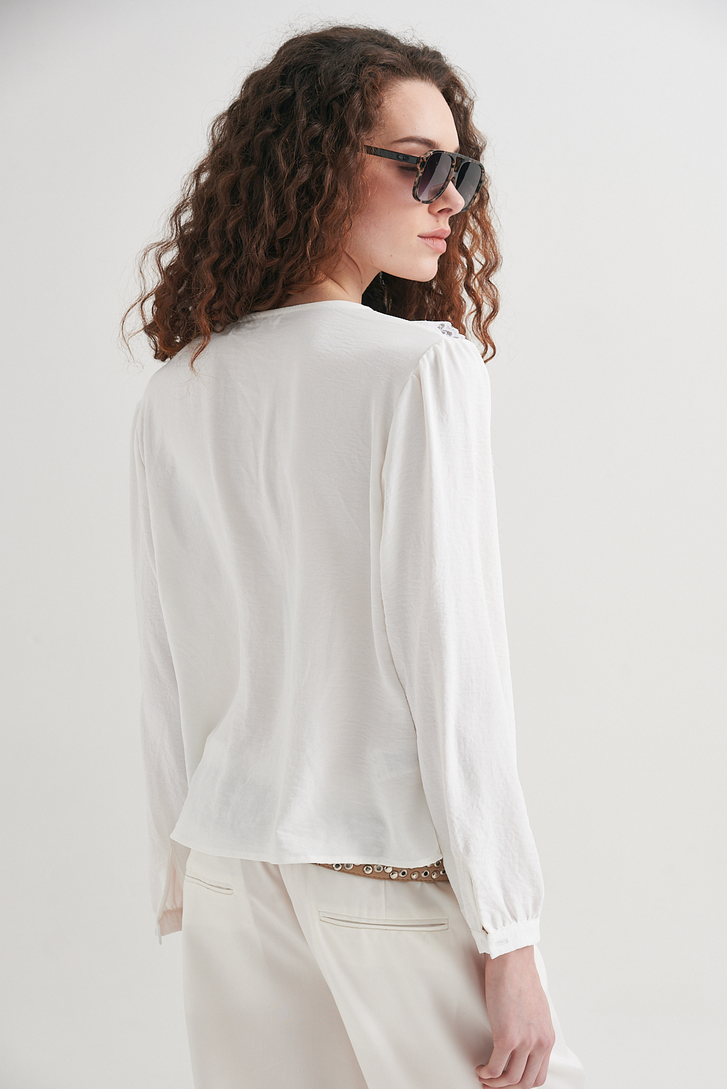 blusa con puntilla