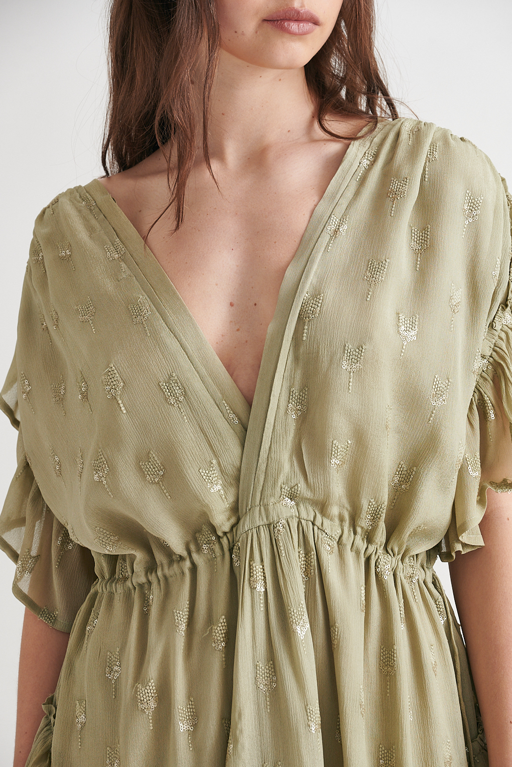 Vestido escote volados