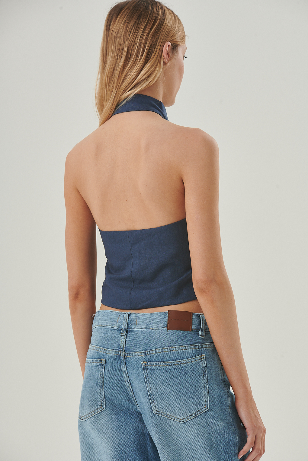 top de lino espalda descubierta