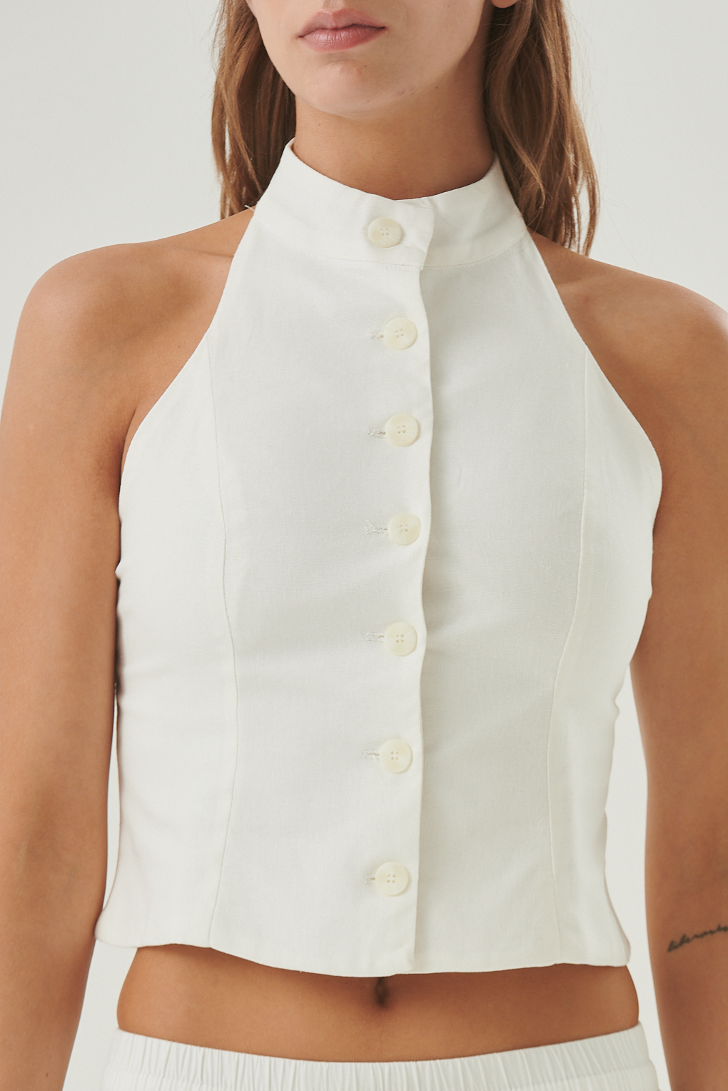 top de lino espalda descubierta