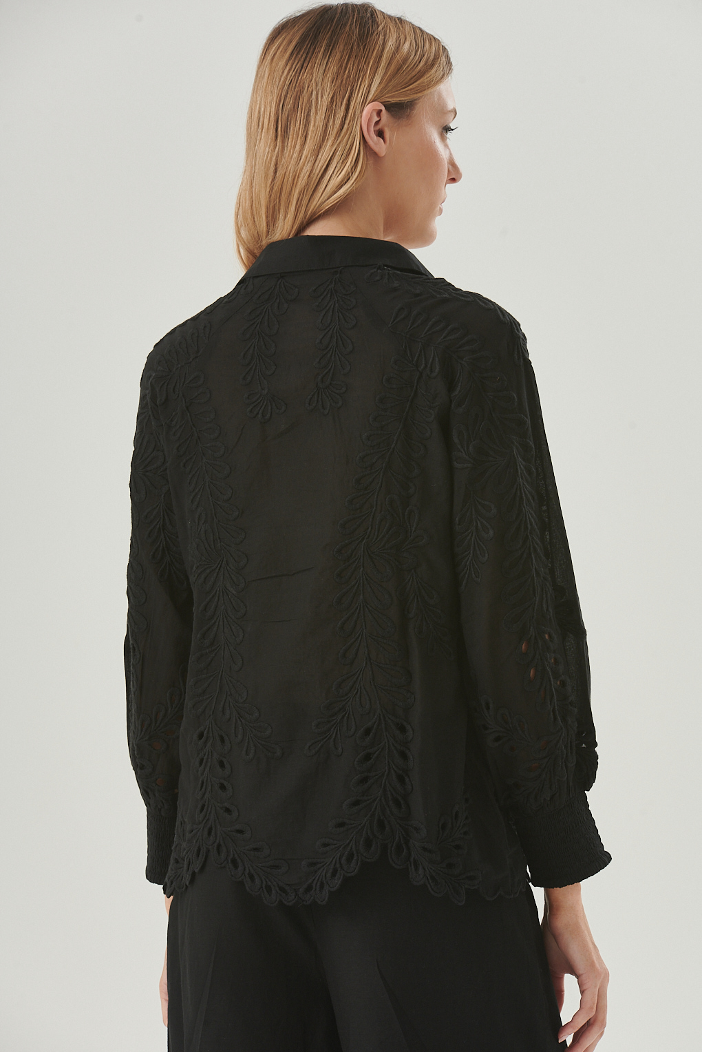 camisa de algodon bordada