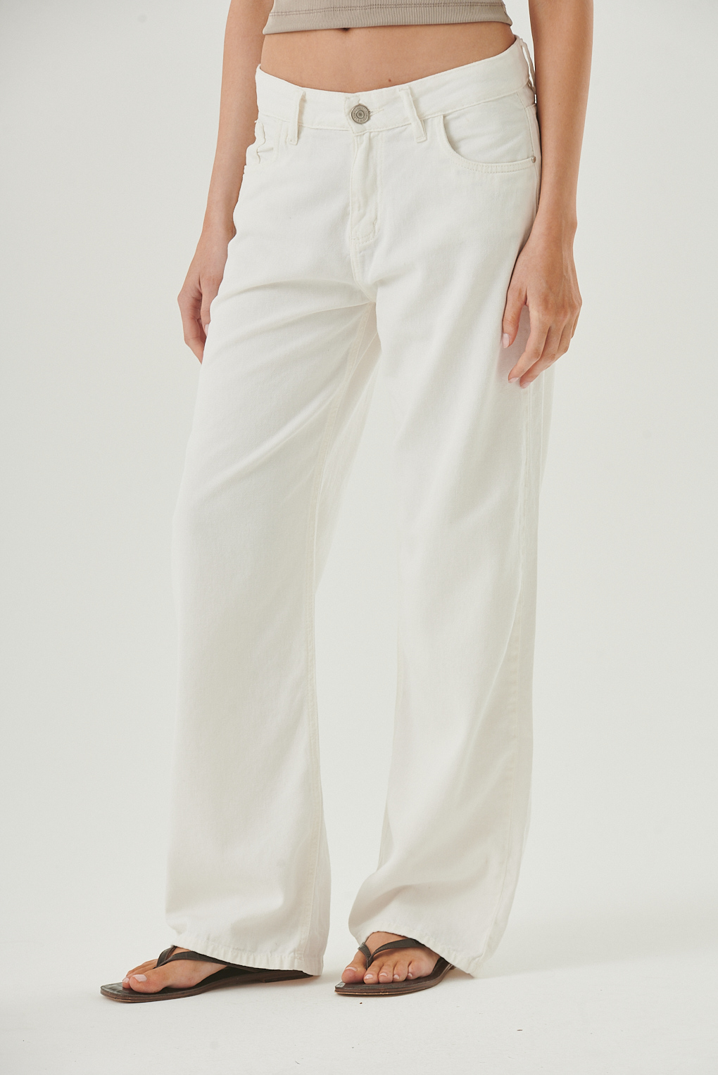 jean wide leg blanco rígido mujer