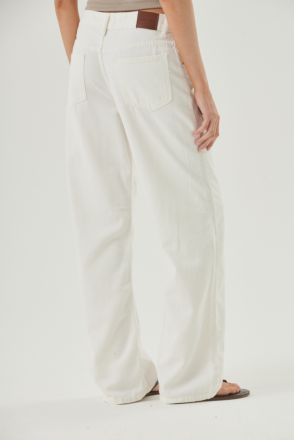 jean wide leg blanco rígido mujer