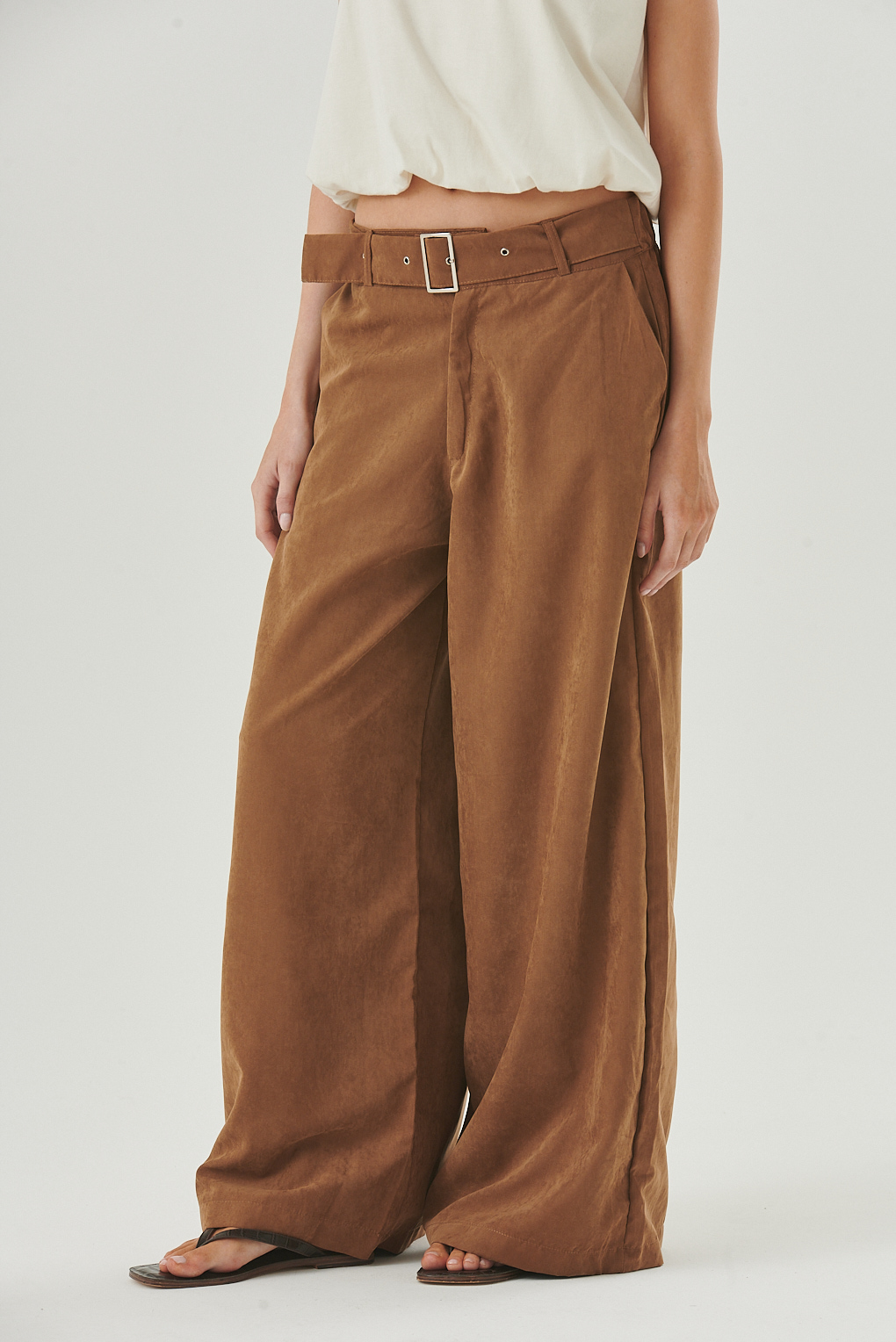 pantalón gamuzado