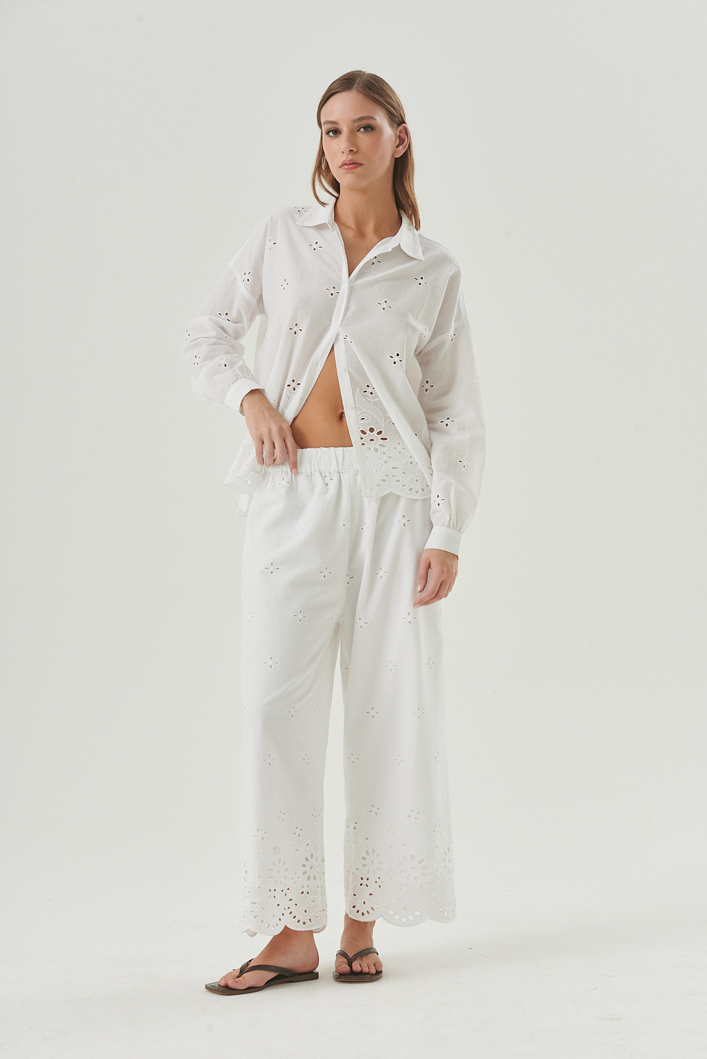 pantalón de algodón bordado calado mujer