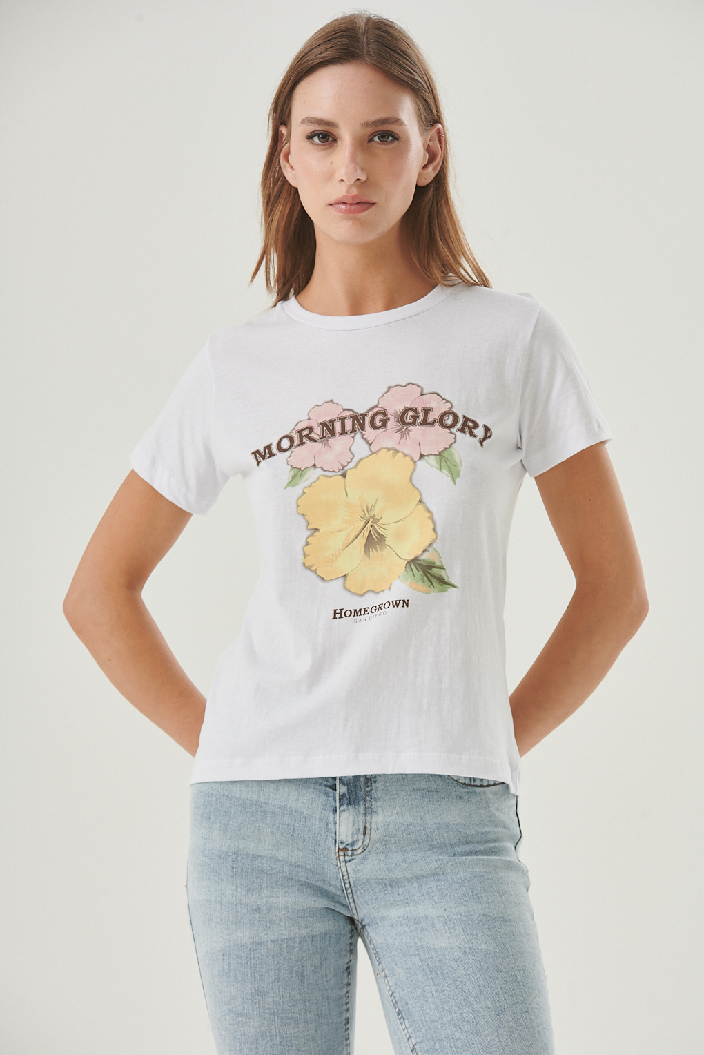 remera de algodón flores