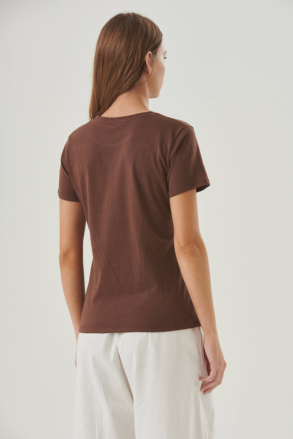 remera de algodón flores