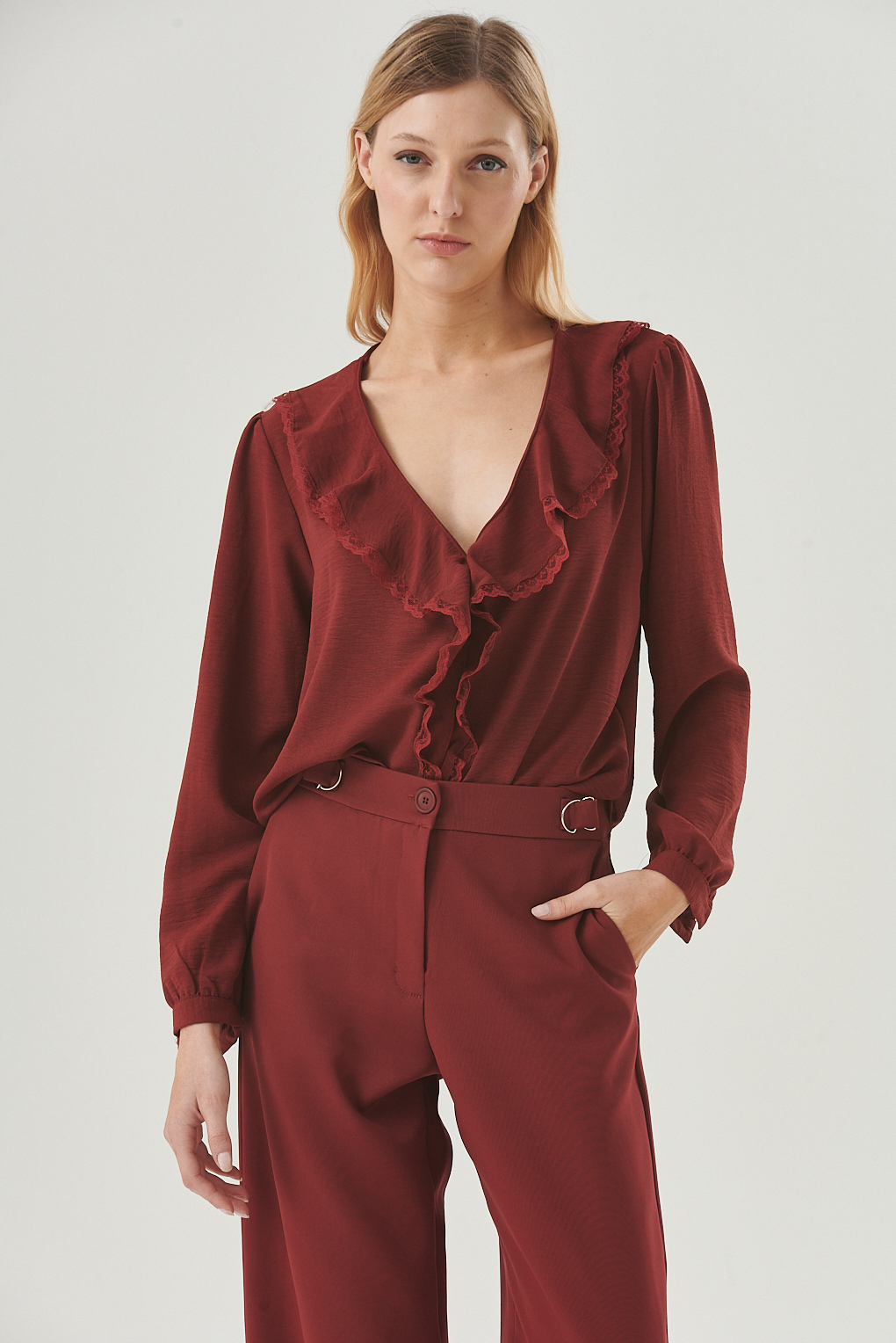blusa con puntilla