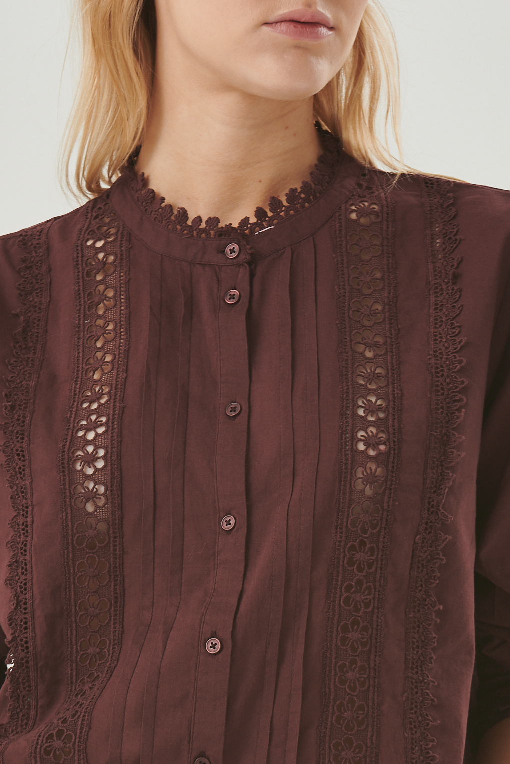 blusa encaje