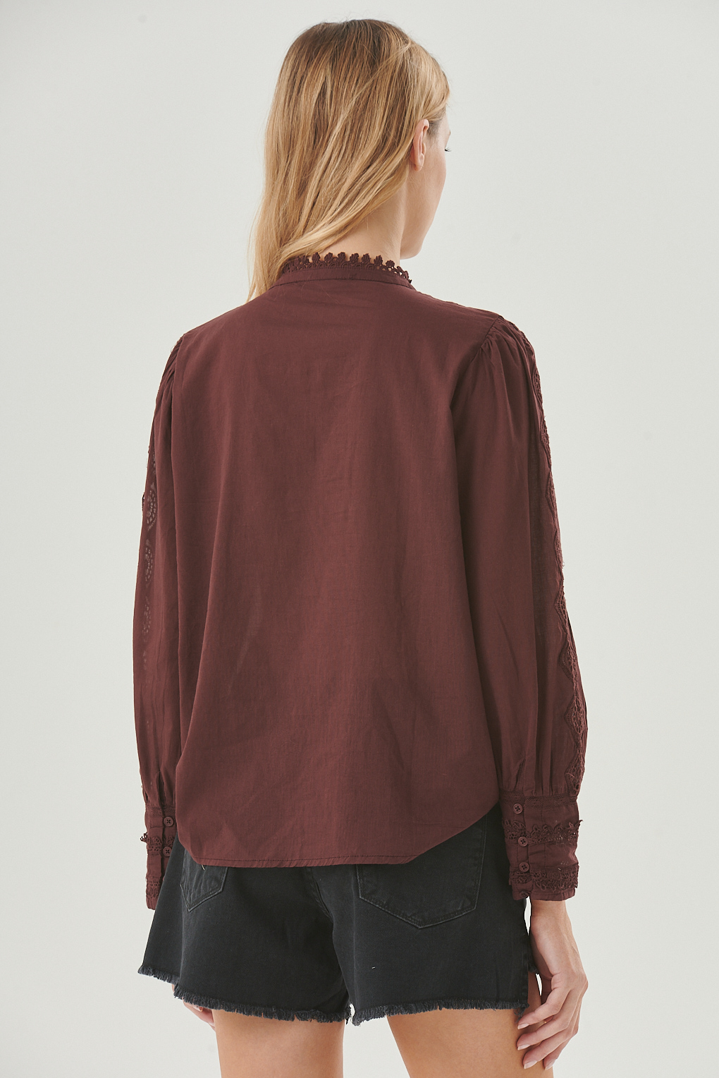 blusa encaje