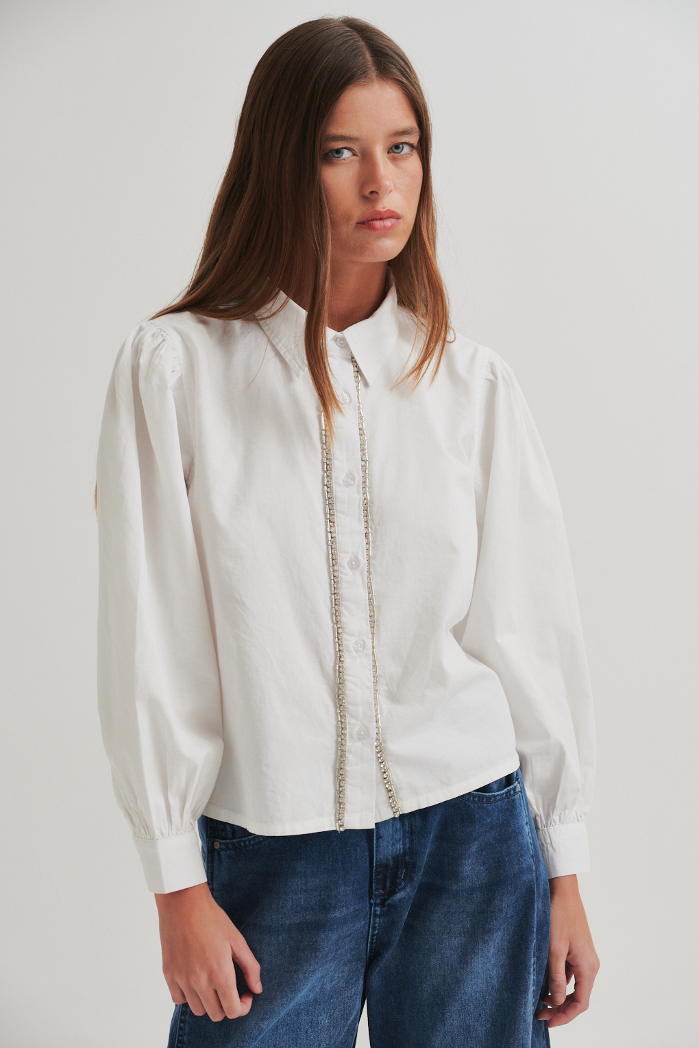 camisa de algodon bordada con flores