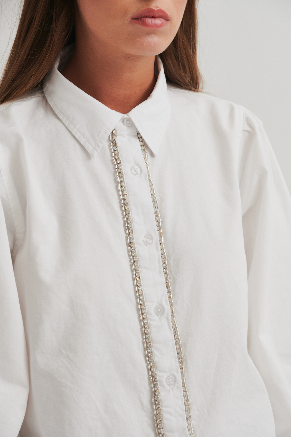 camisa de algodon bordada con flores