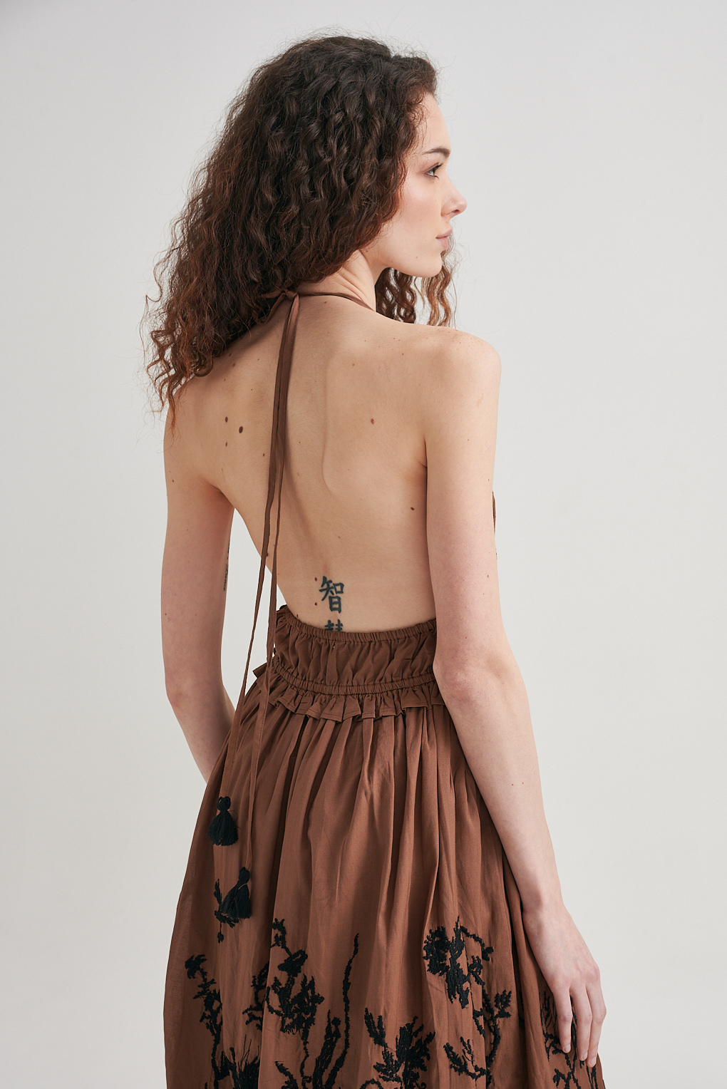 vestido bordado