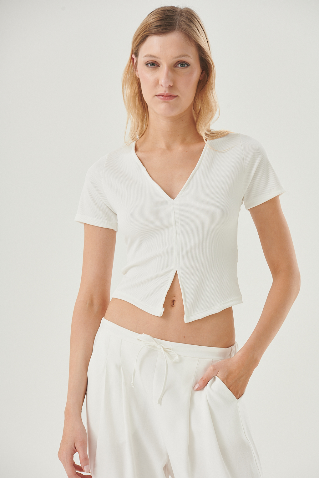 remera morley escote en V