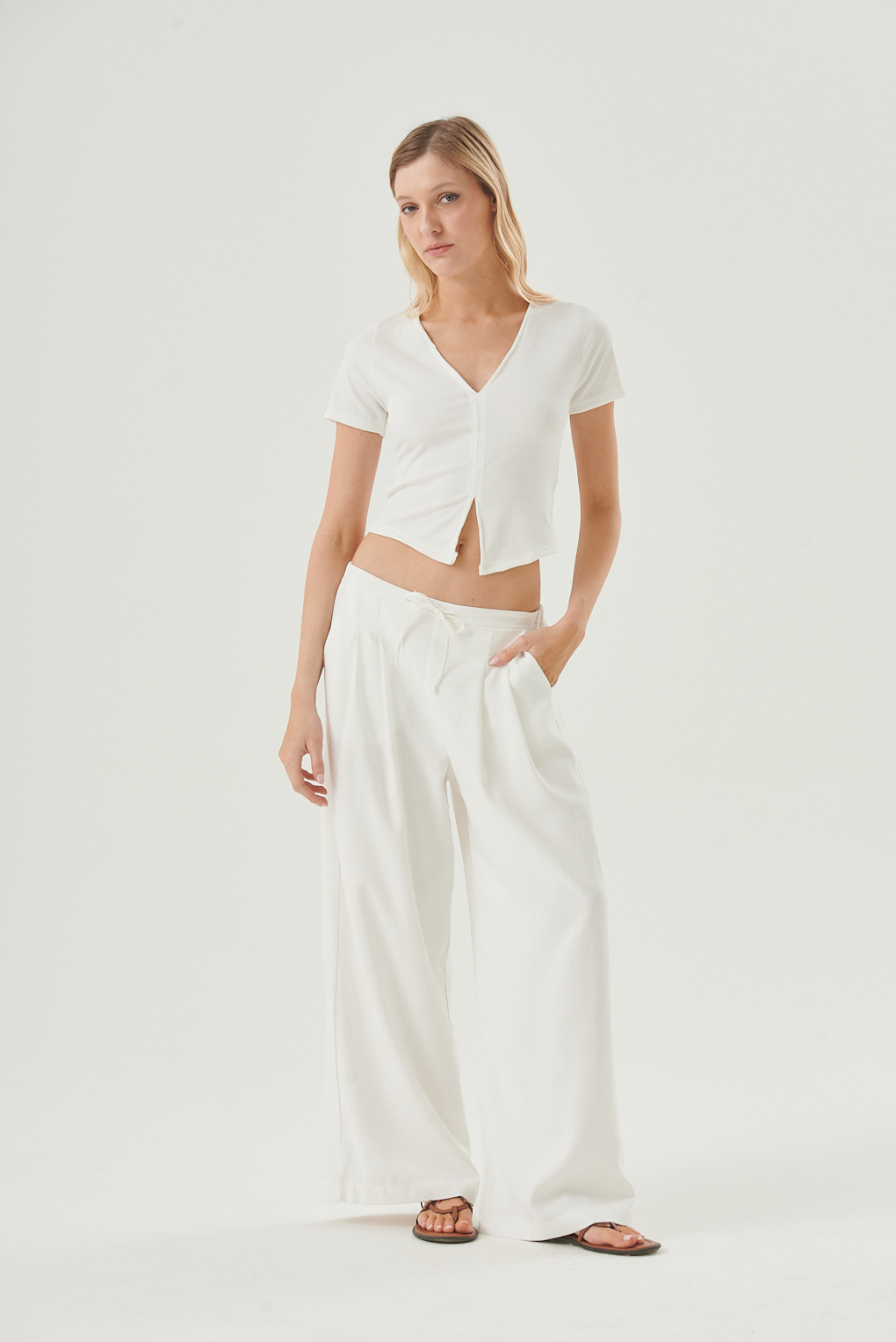 remera morley escote en V