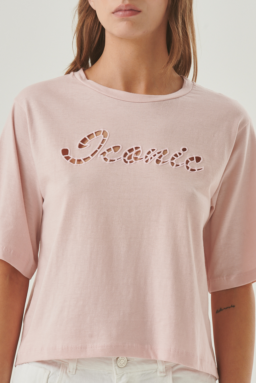 remera algodon bordada