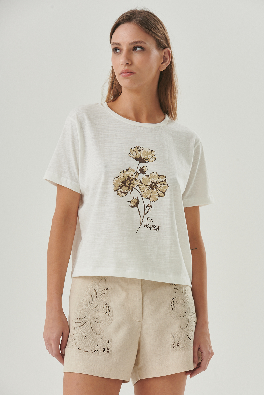 remera estampado con flores