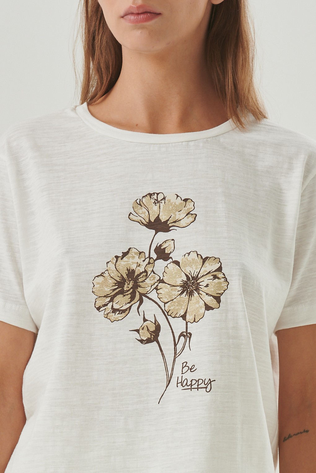 remera estampado con flores