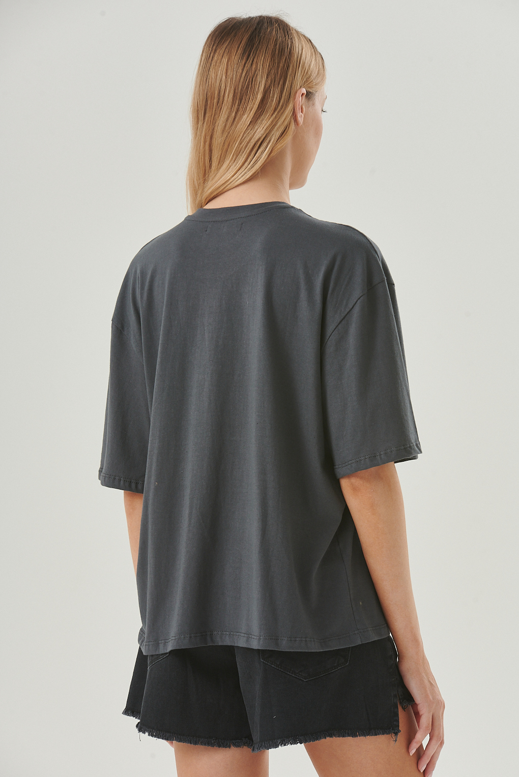 remera amplia estampada