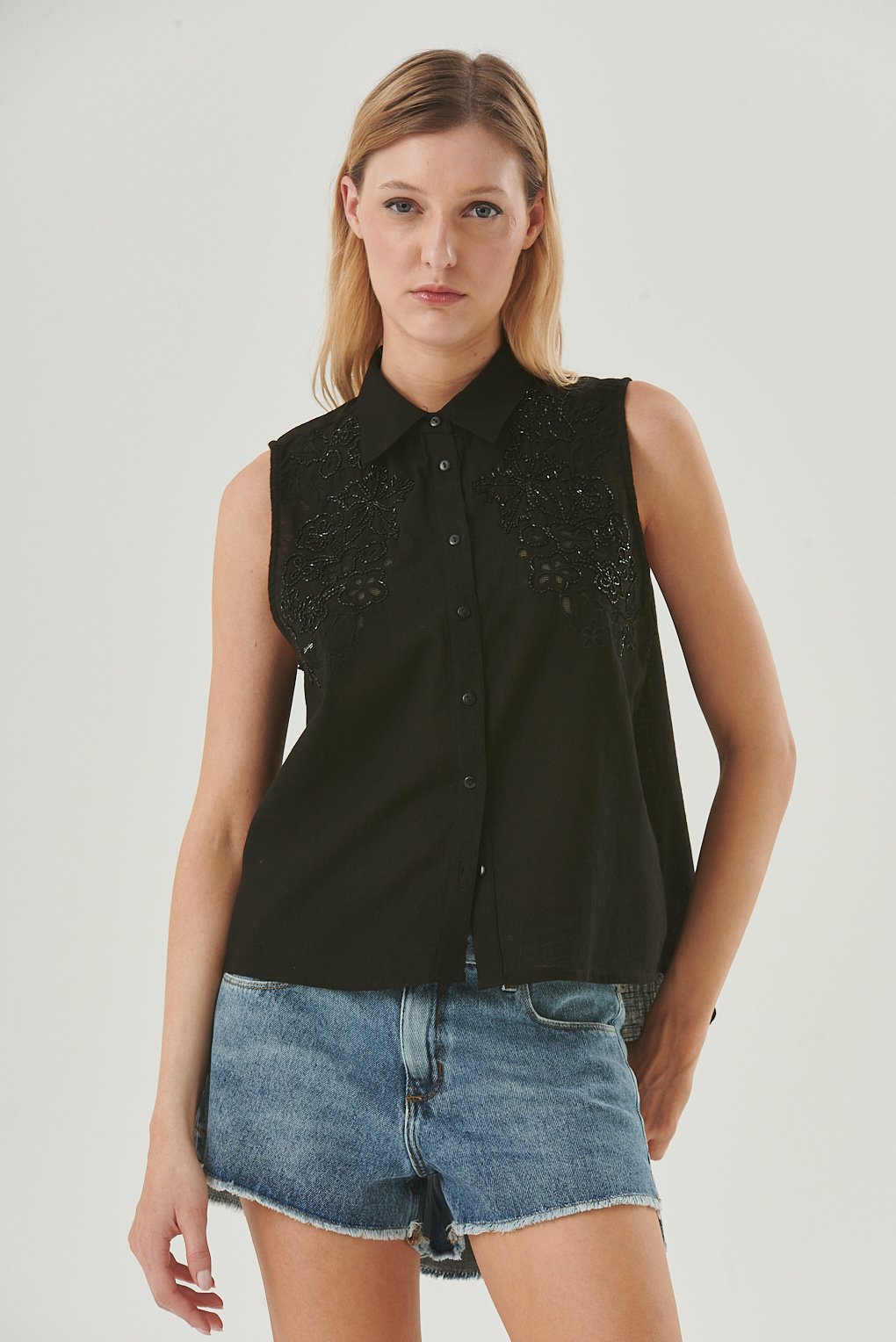 camisa sin mangas brillos