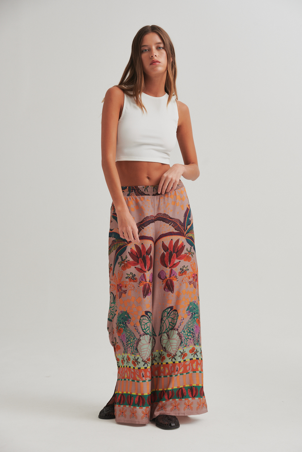 pantalón estampa tropical