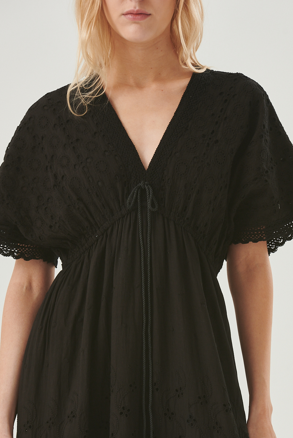 vestido blanco calado