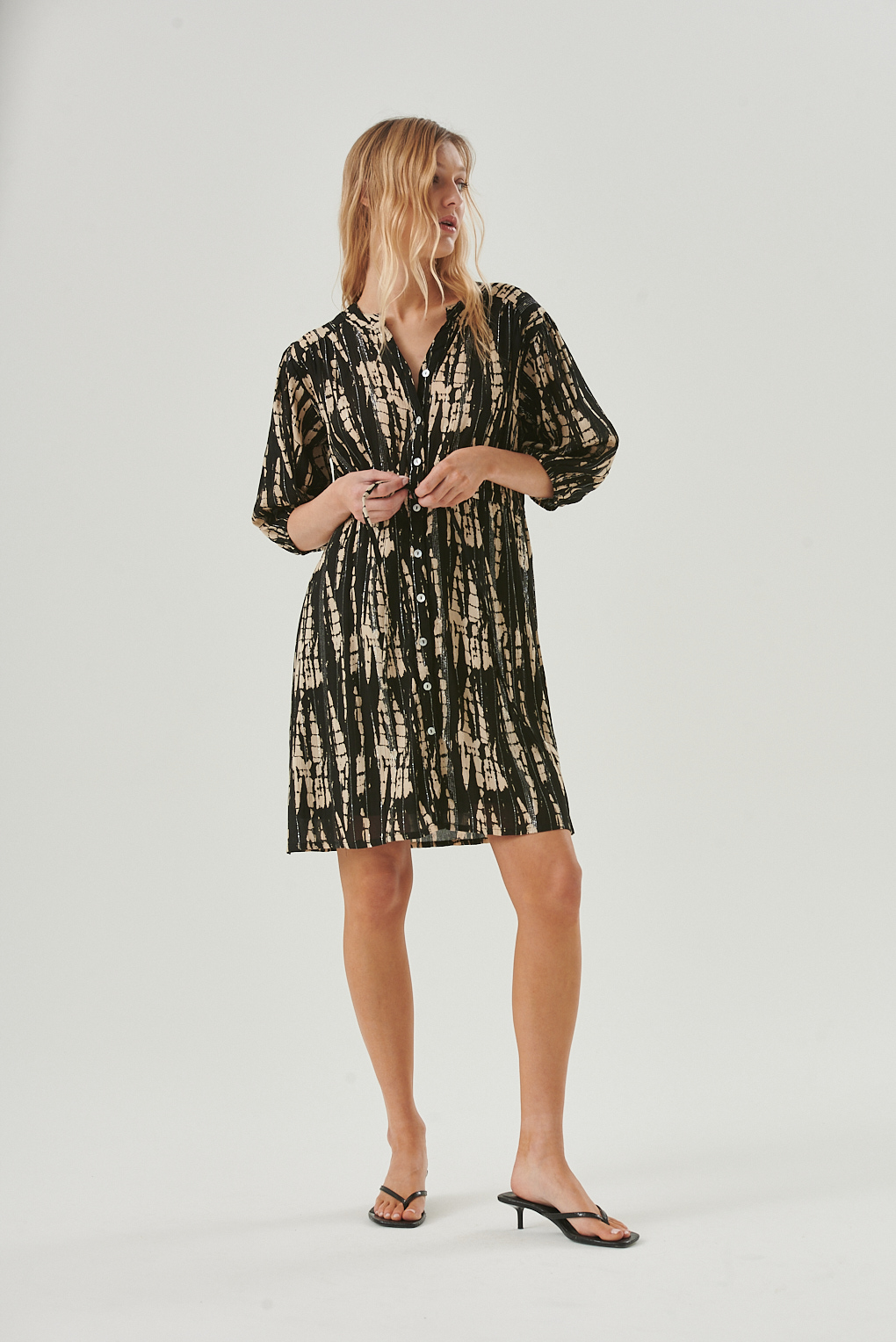 vestido corto botones